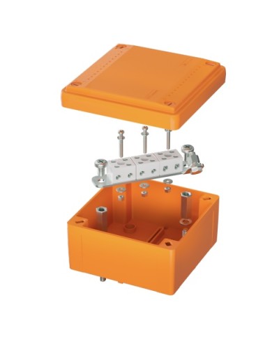Коробка пластиковая FS с гладкими стенками и клеммниками IP56 100х100х50мм 6р 450V,6A, 4мм.кв DKC (FSB10604) в Ессентуках Распределительные коробки Pintop.ru